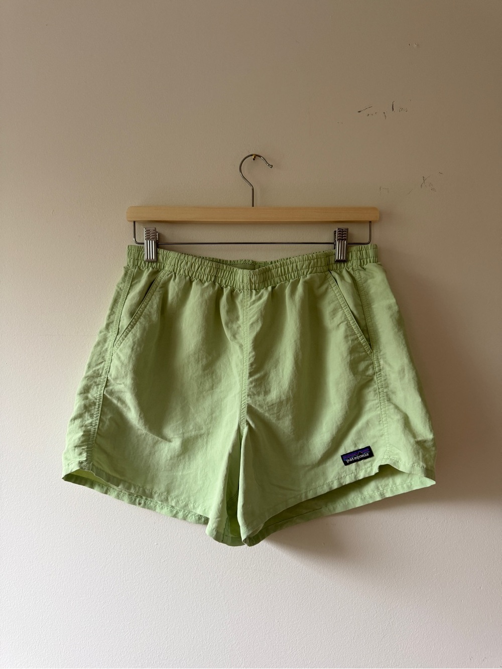 Patagonia Women's Baggies 5 Inches Salamander Green Size M